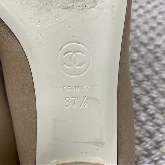 SOLD Chanel tan & black pointed toe flats - Picture 11 of 13